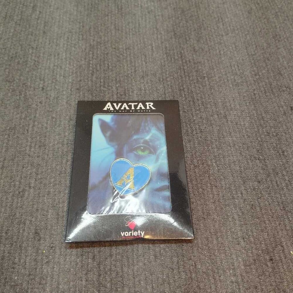 Avatar The Way of Water Heart Pin Variety Official Blue Gold Collectible